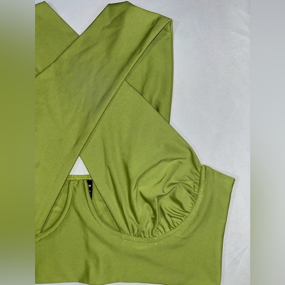 CROSS WRAP GREEN CROP TOP - Picture 3 of 4